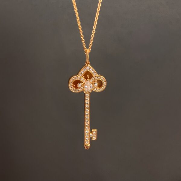 アイリスモチーフ キーペンダント（レッドカルセドニー）ネックレス｜Tiffanyスタイル - 画像 (2)