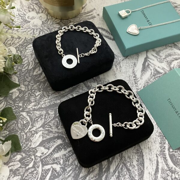 クラシックラウンドクラスプ シルバーブレスレット｜フリーサイズ（手首17cm以下対応）｜Tiffany 1837スタイル - 画像 (4)