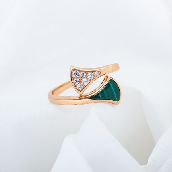 ファンモチーフ×マラカイト×パヴェダイヤ リング（スモールサイズ）｜BVLGARI DIVAS' DREAMスタイル - 画像 (7)