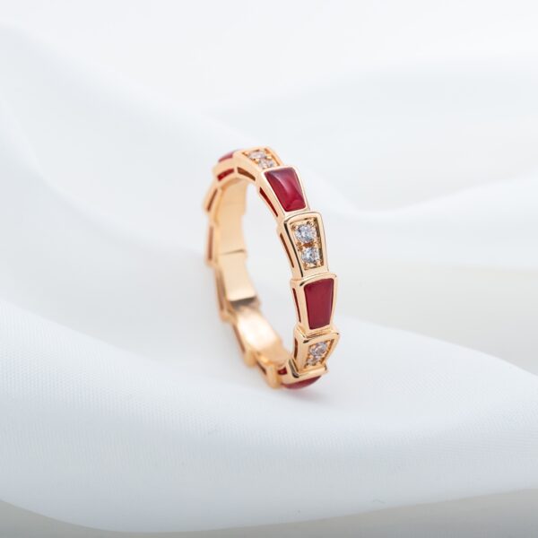 ローズゴールド×カーネリアンカラー スネークリング（スリムタイプ）｜BVLGARI Serpentiスタイル - 画像 (5)