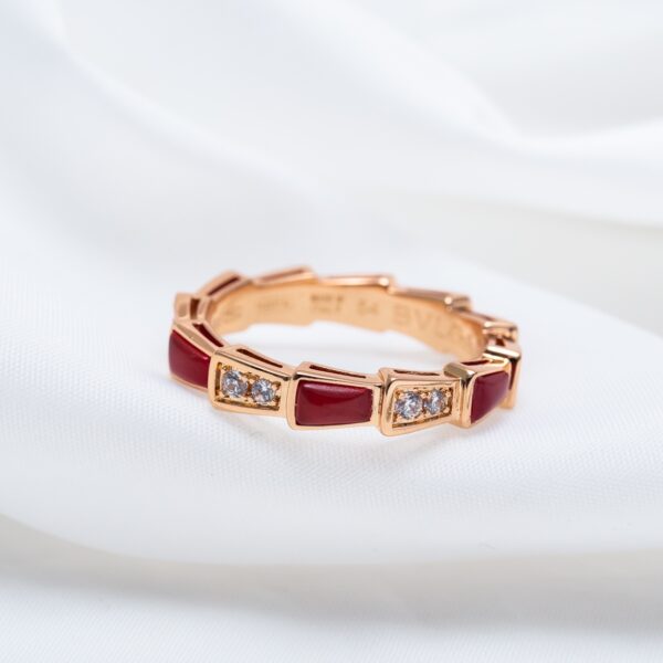 ローズゴールド×カーネリアンカラー スネークリング（スリムタイプ）｜BVLGARI Serpentiスタイル - 画像 (2)
