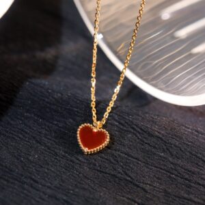 カーネリアン ハートモチーフ ミニネックレス（1モチーフ）｜Van Cleef & Arpelsスタイル