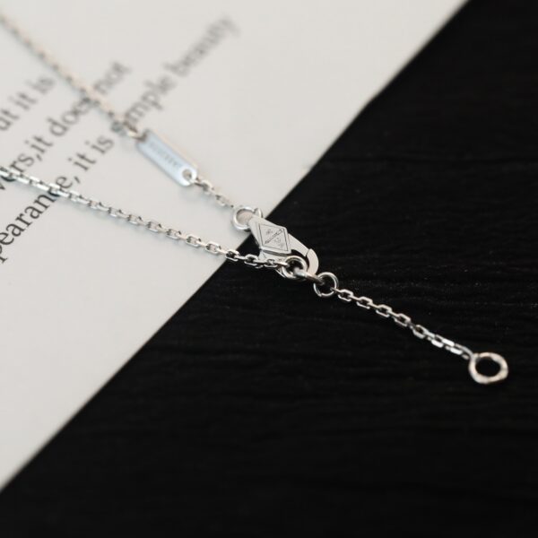 パヴェダイヤモンド×ミニクローバーネックレス（1モチーフ）｜Van Cleef & Arpelsスタイル - 画像 (7)