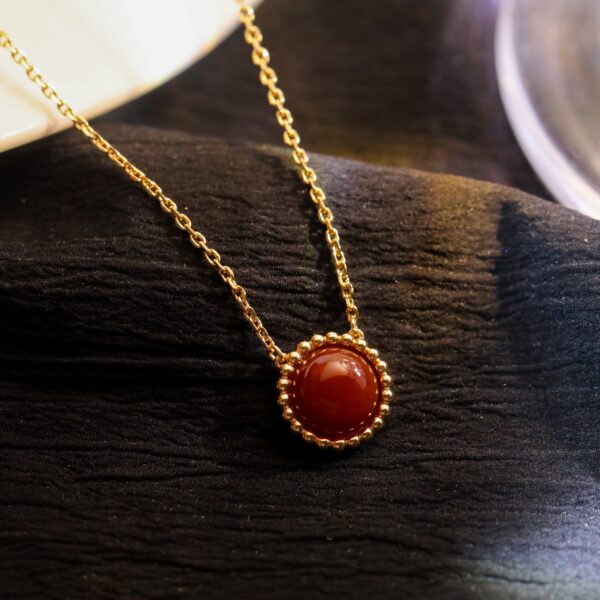 ラウンドビーズ×天然ストーン ネックレス｜カーネリアン／マラカイト｜Van Cleef & Arpels Perléeスタイル - 画像 (6)
