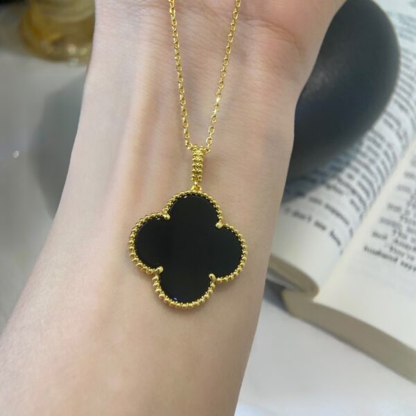 オニキス×クローバー ロングネックレス（1モチーフ）｜ローズゴールド／イエローゴールド｜Van Cleef & Arpels Magic Alhambraスタイル - 画像 (8)