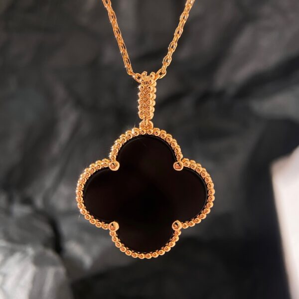 オニキス×クローバー ロングネックレス（1モチーフ）｜ローズゴールド／イエローゴールド｜Van Cleef & Arpels Magic Alhambraスタイル - 画像 (4)