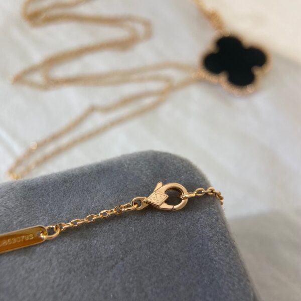 オニキス×クローバー ロングネックレス（1モチーフ）｜ローズゴールド／イエローゴールド｜Van Cleef & Arpels Magic Alhambraスタイル - 画像 (7)